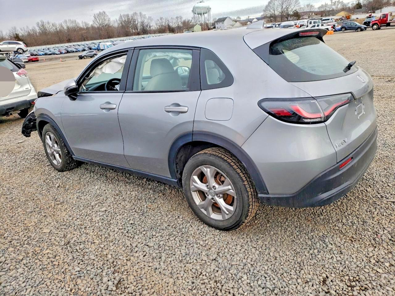 2024 HONDA HR-V LX photo 2