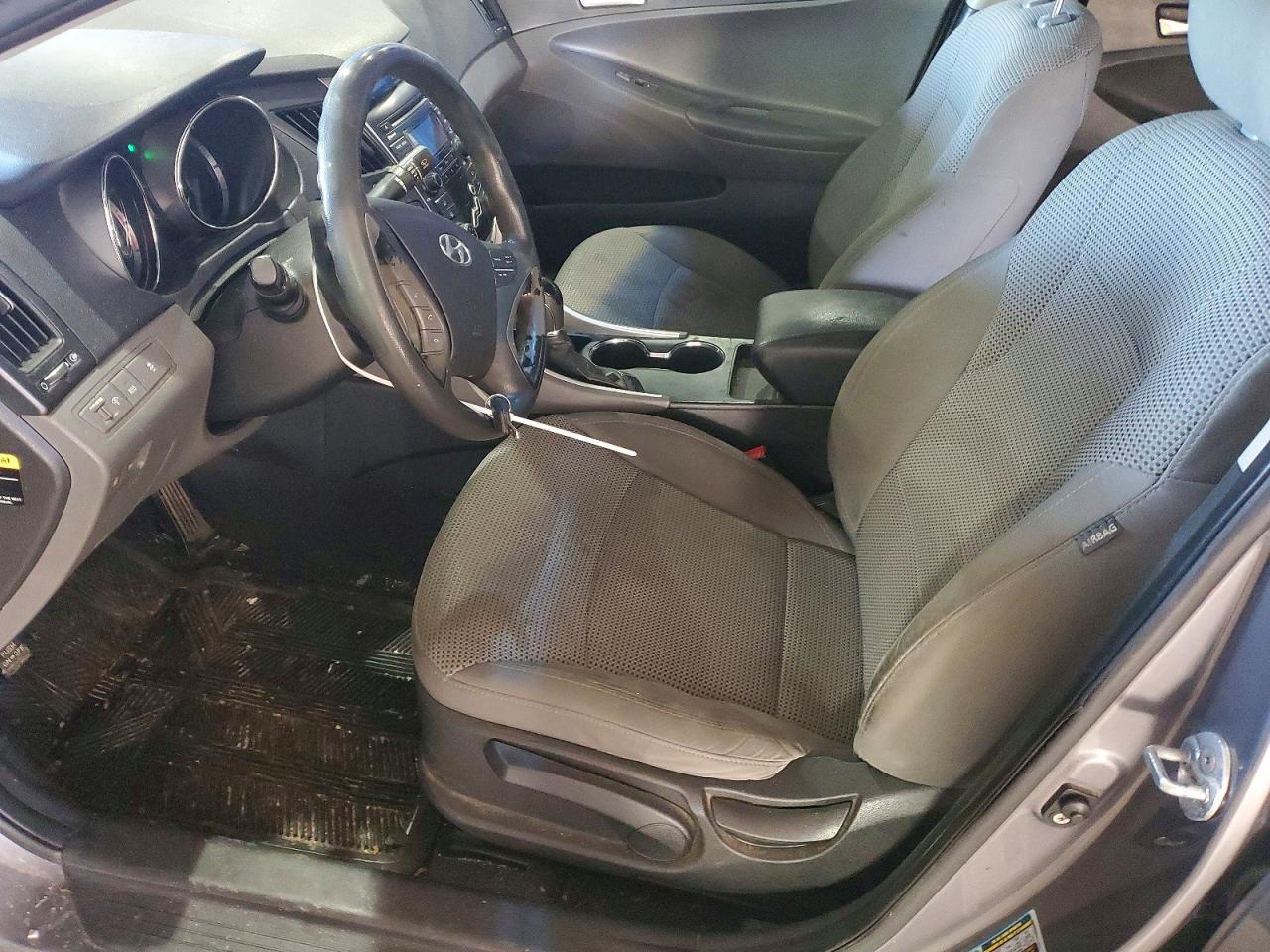 2012 HYUNDAI SONATA GLS photo 19