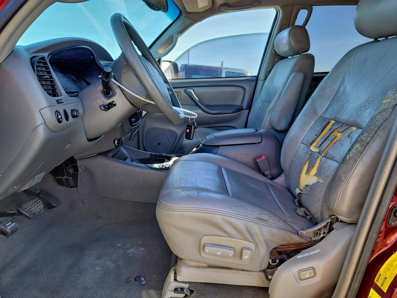 2004 TOYOTA SEQUOIA SR5 photo 7