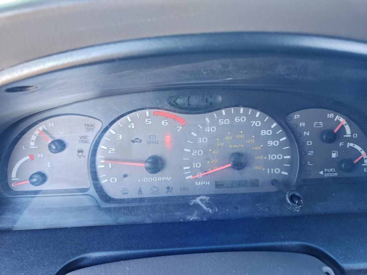 2004 TOYOTA SEQUOIA SR5 photo 9