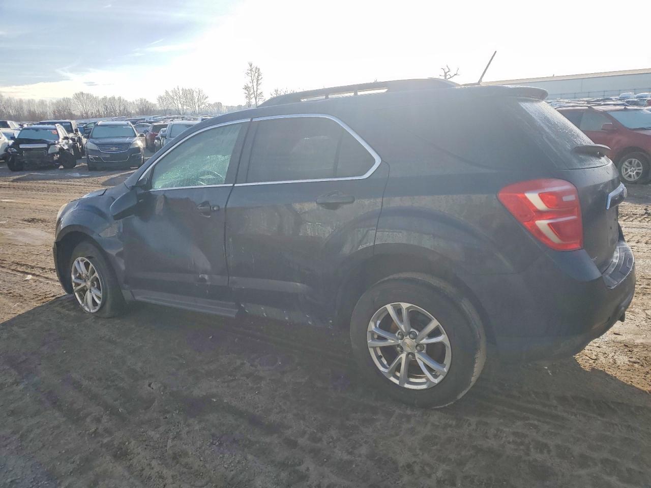 2016 CHEVROLET EQUINOX LT photo 2