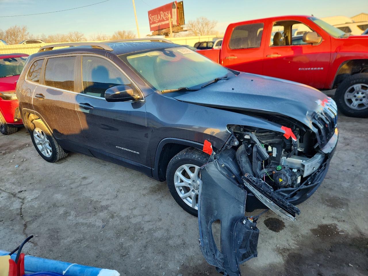 2017 JEEP CHEROKEE LATITUDE photo 4