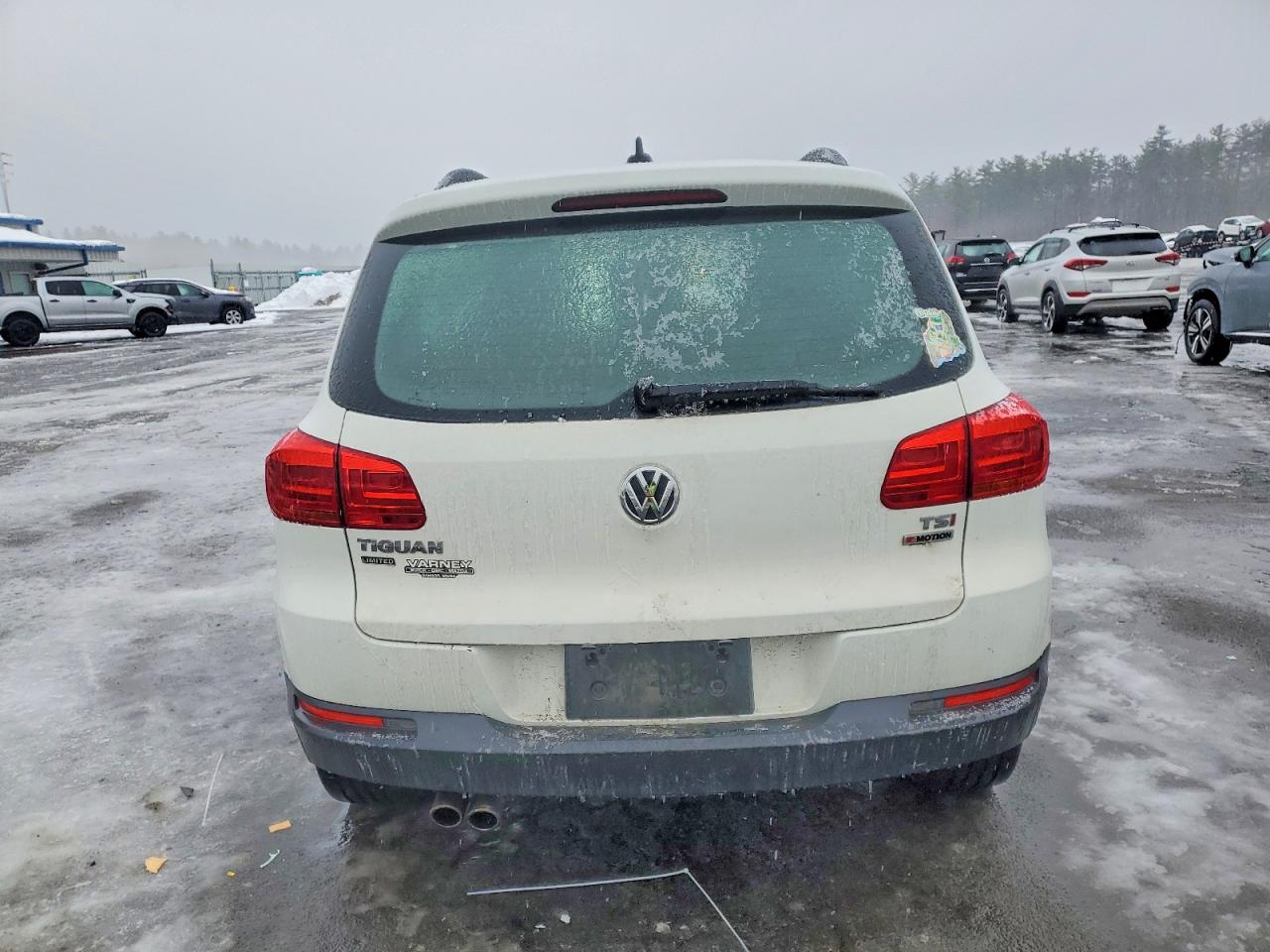 2017 VOLKSWAGEN TIGUAN S photo 6