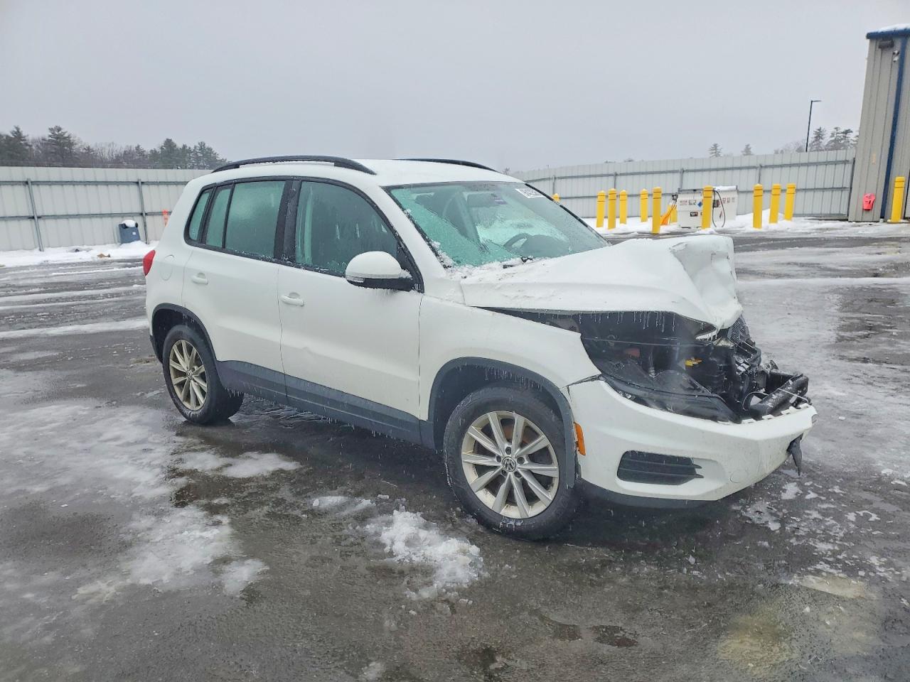 2017 VOLKSWAGEN TIGUAN S photo 4