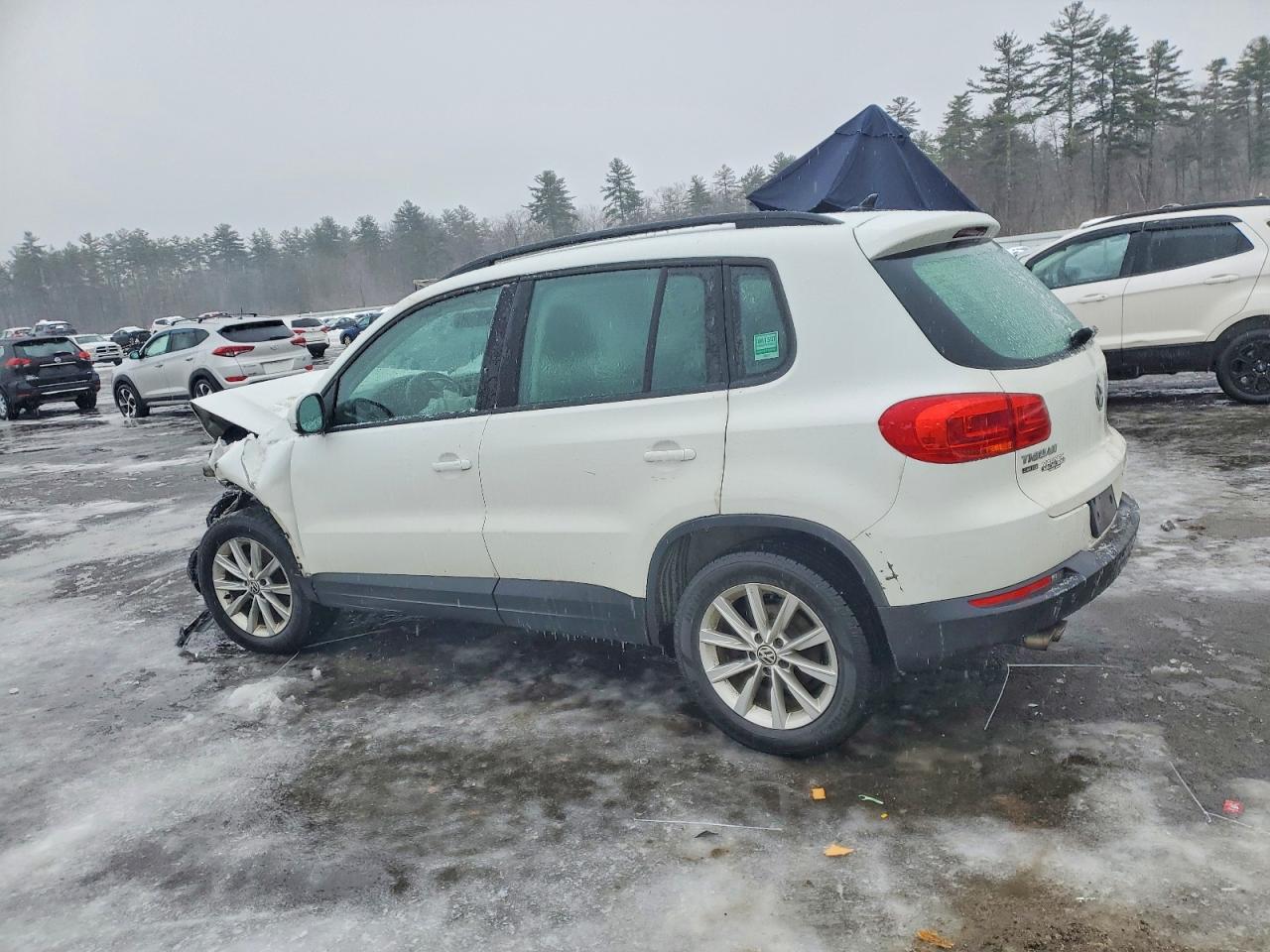 2017 VOLKSWAGEN TIGUAN S photo 2