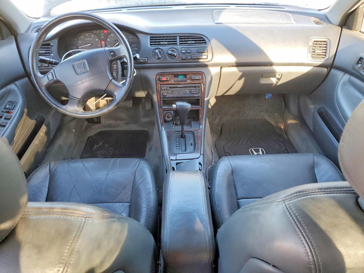 1997 HONDA ACCORD SE photo 8