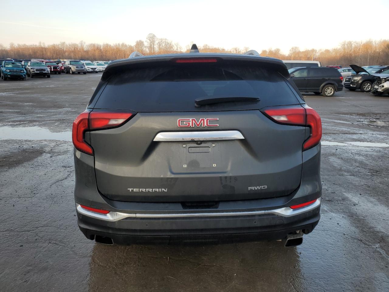 2020 GMC TERRAIN SLT photo 11