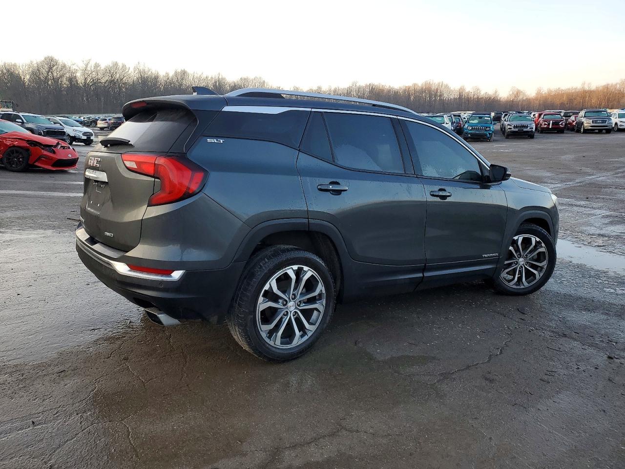 2020 GMC TERRAIN SLT photo 5