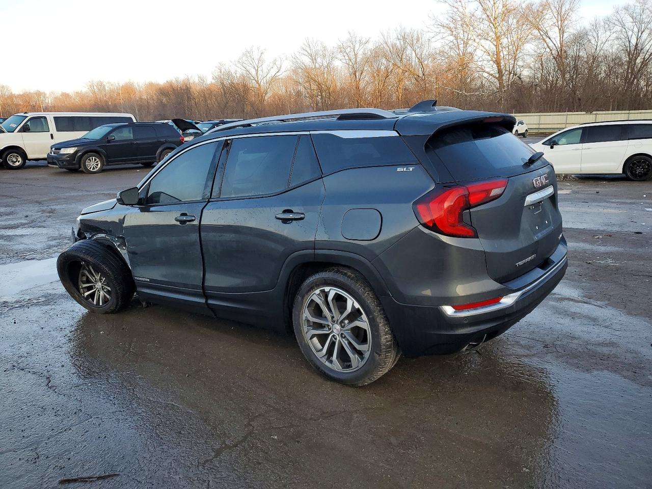 2020 GMC TERRAIN SLT photo 3