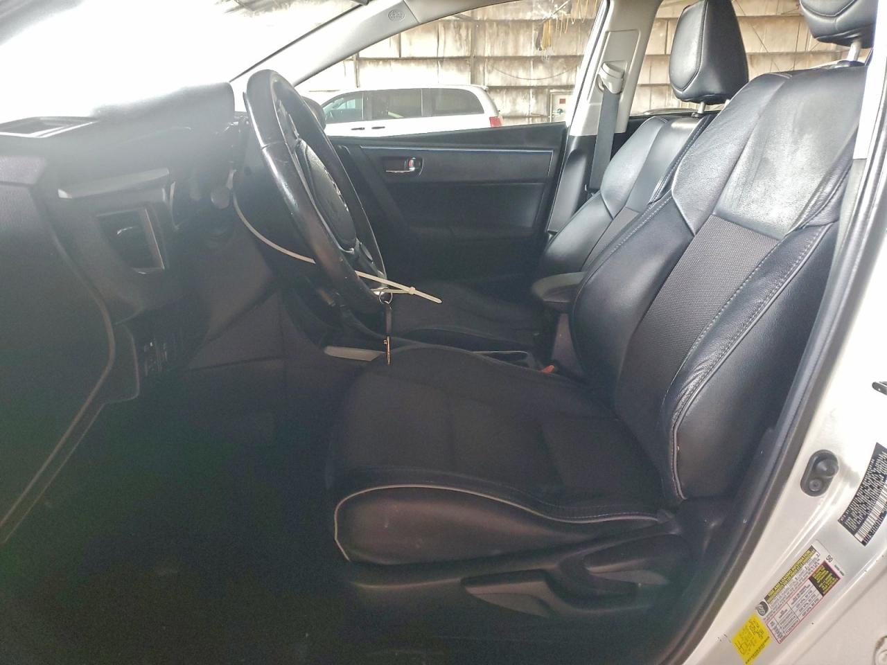 2014 TOYOTA COROLLA L photo 7
