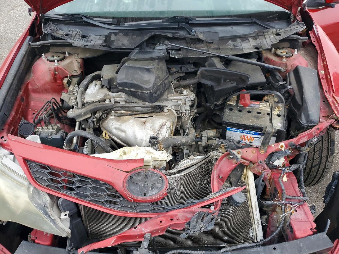 2014 TOYOTA CAMRY L photo 11