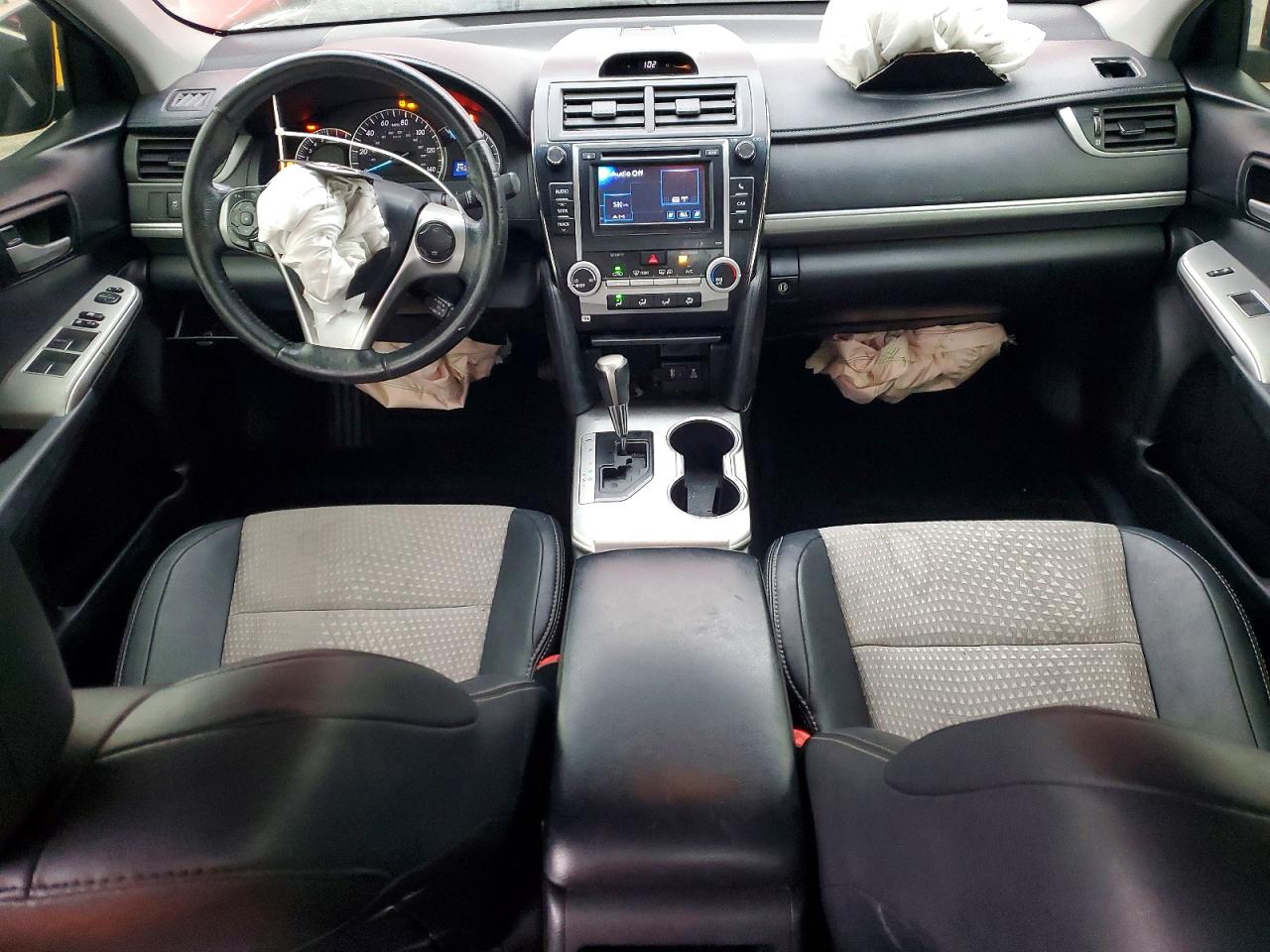 2014 TOYOTA CAMRY L photo 8