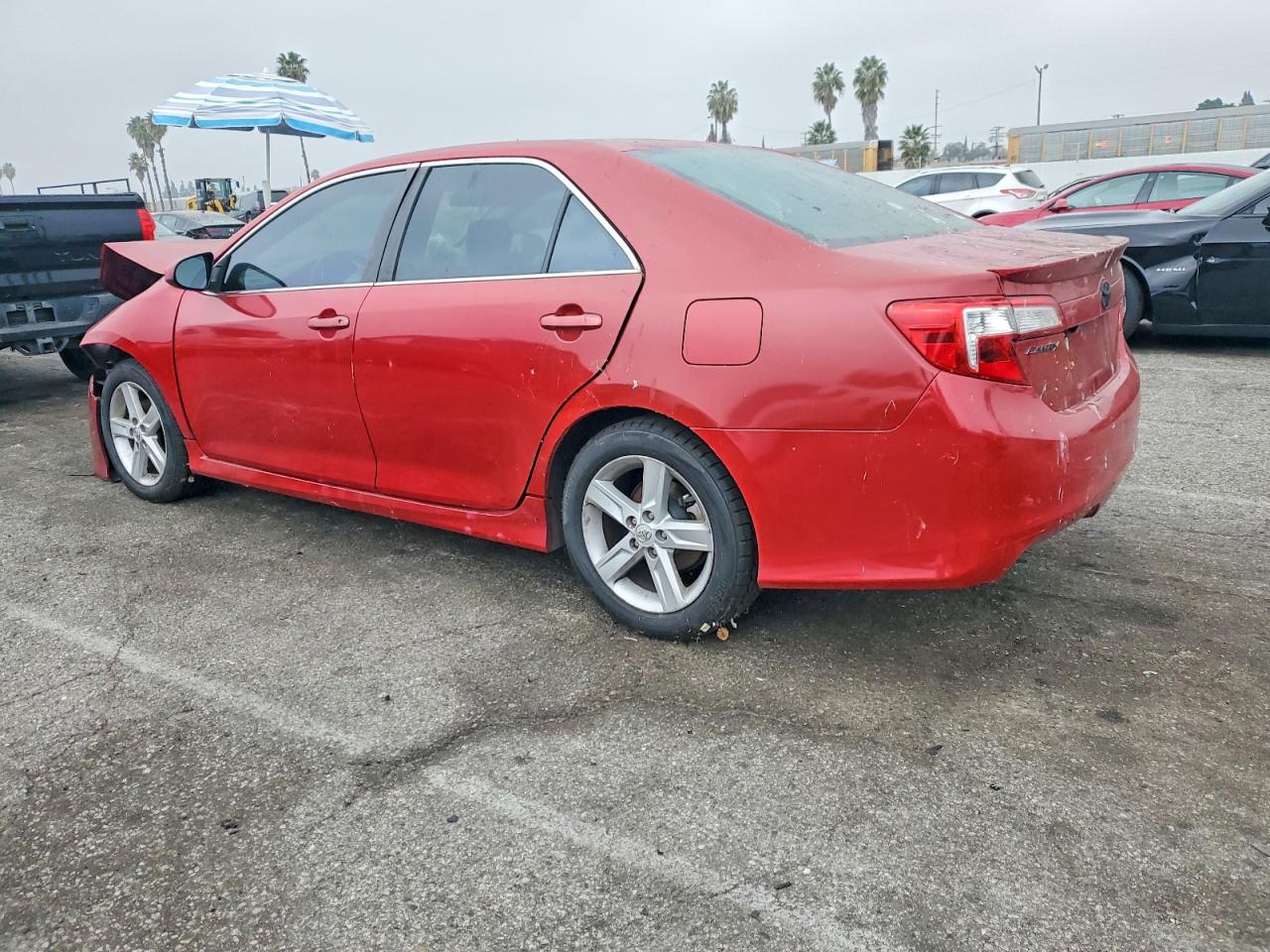 2014 TOYOTA CAMRY L photo 2