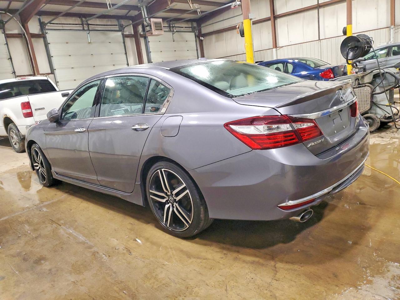 2016 HONDA ACCORD TOURING photo 2
