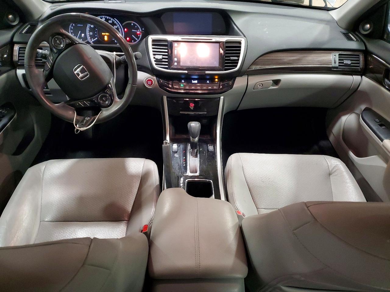 2016 HONDA ACCORD TOURING photo 8