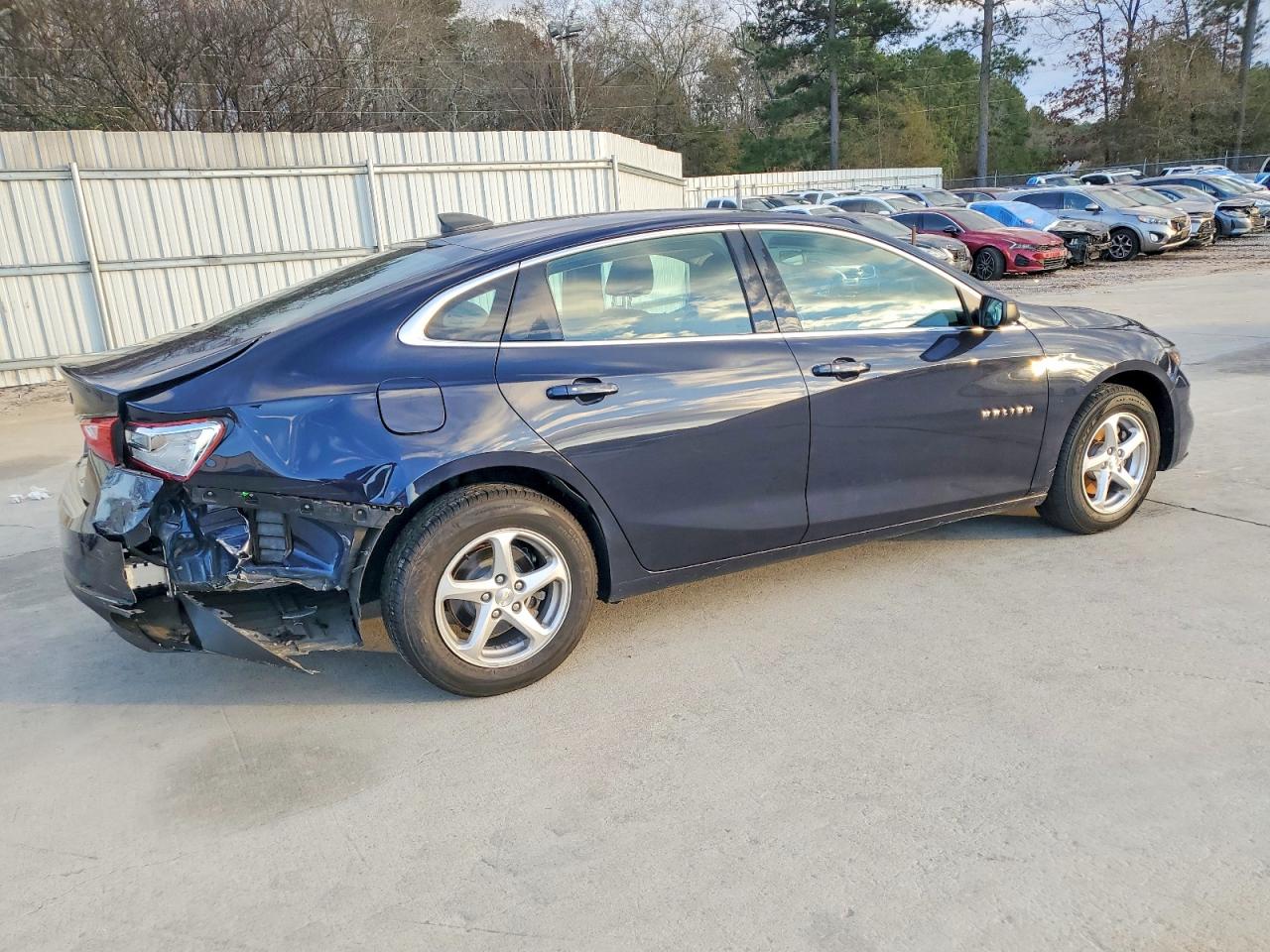 2017 CHEVROLET MALIBU LS photo 3