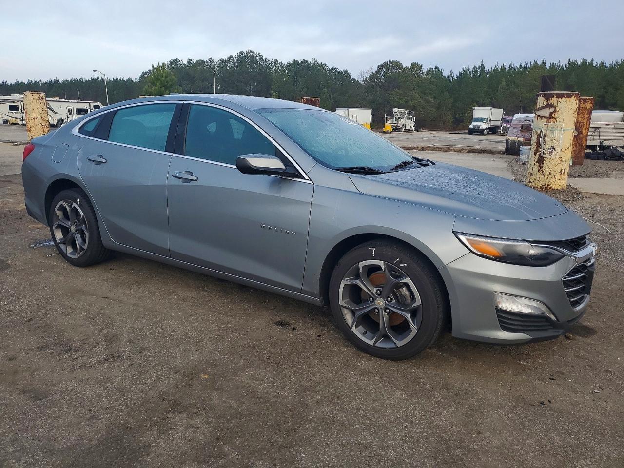 2023 CHEVROLET MALIBU LT photo 4