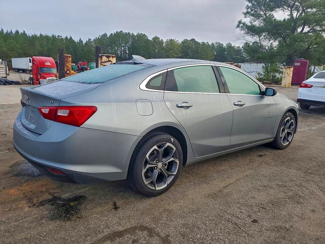 2023 CHEVROLET MALIBU LT photo 3