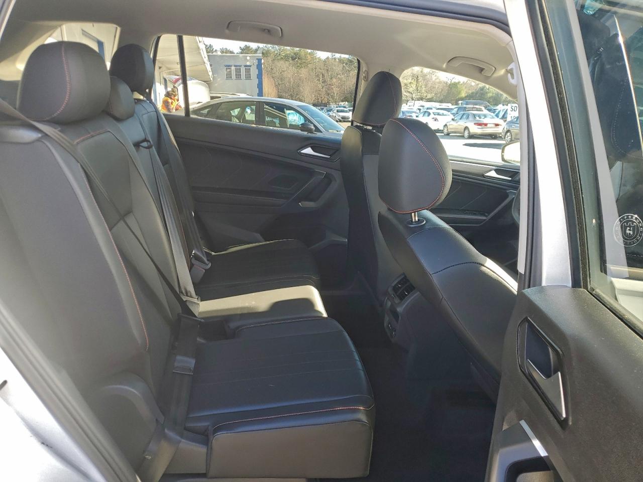 2024 VOLKSWAGEN TIGUAN SE photo 11