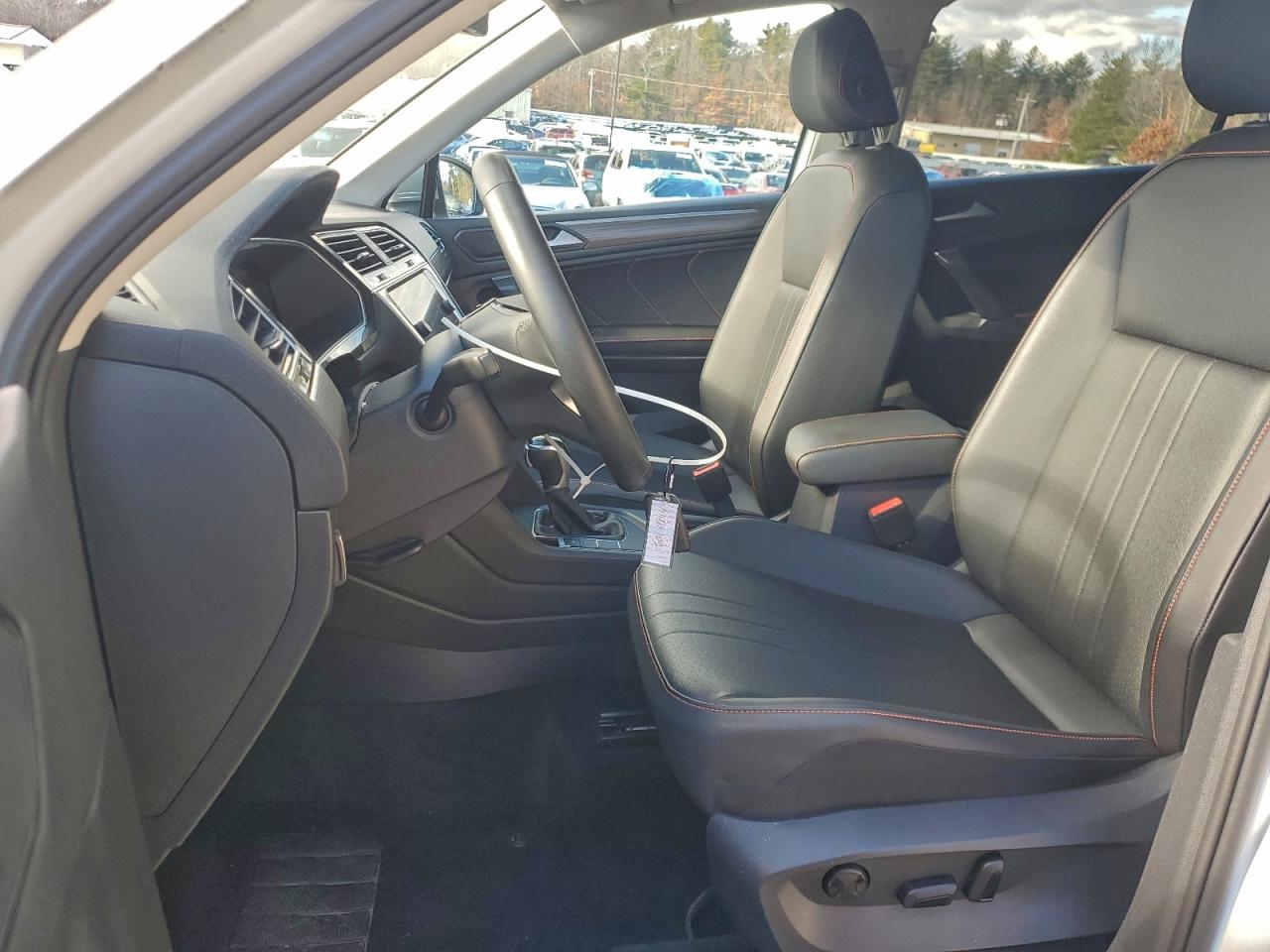 2024 VOLKSWAGEN TIGUAN SE photo 7