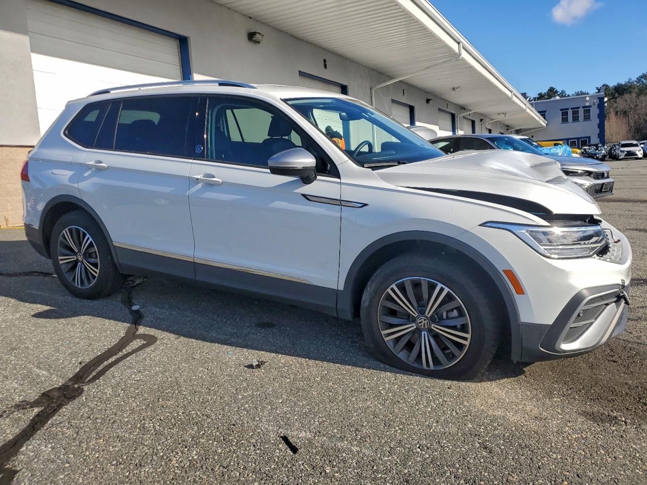 2024 VOLKSWAGEN TIGUAN SE photo 4