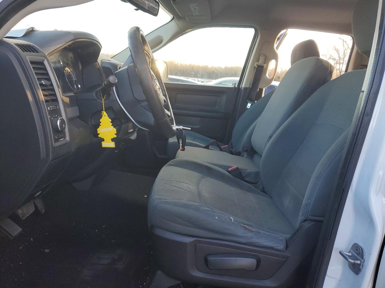 2013 RAM 1500 ST photo 7