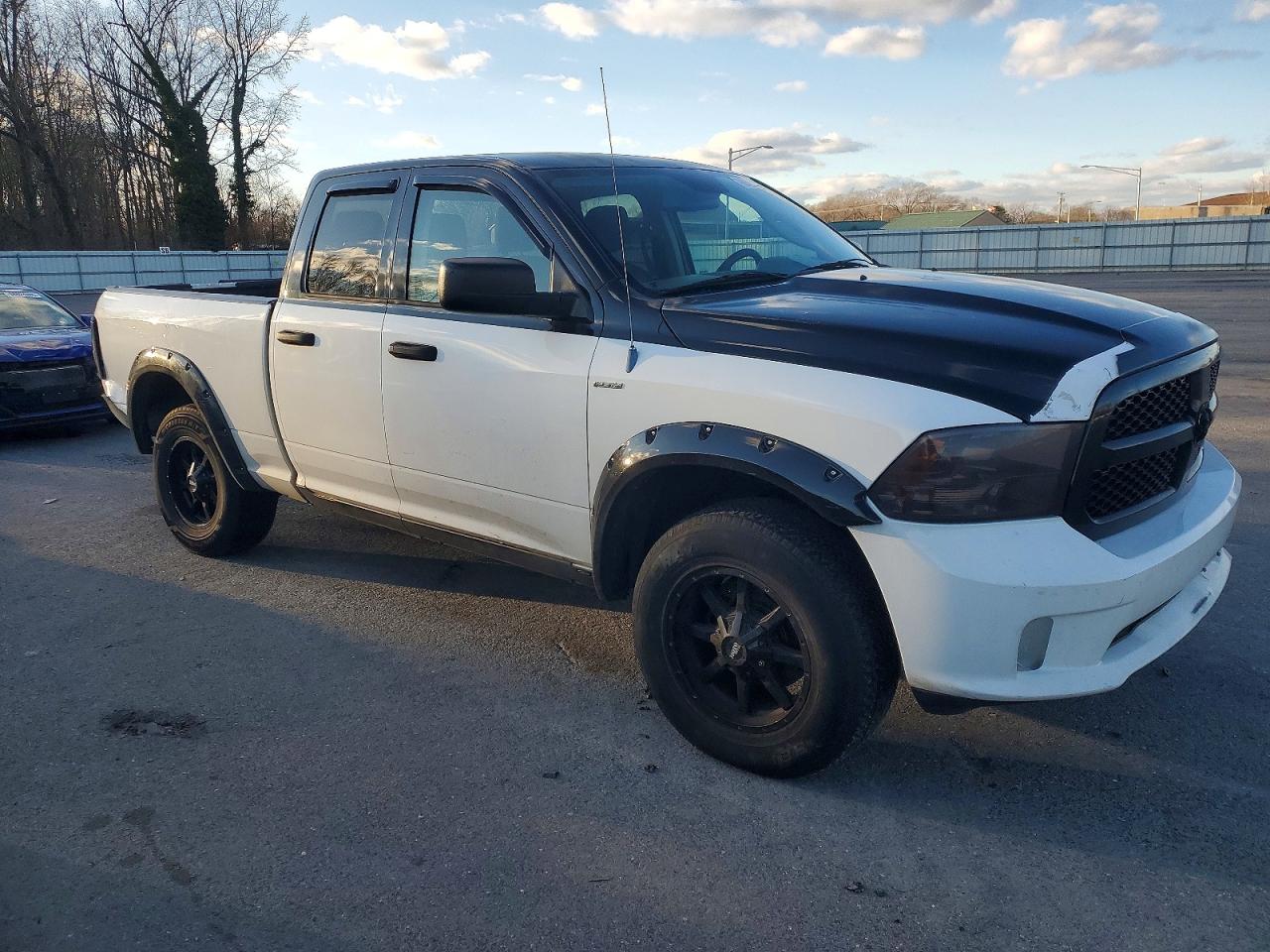 2013 RAM 1500 ST photo 4