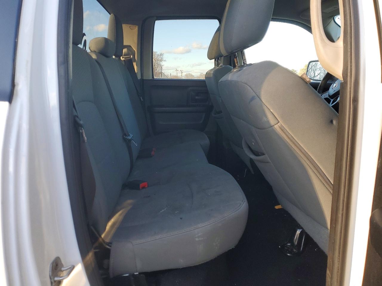 2013 RAM 1500 ST photo 10