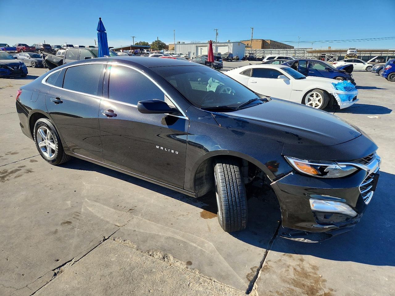 2022 CHEVROLET MALIBU LT photo 4