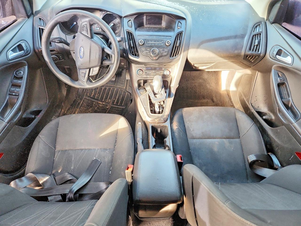 2018 FORD FOCUS SE photo 8