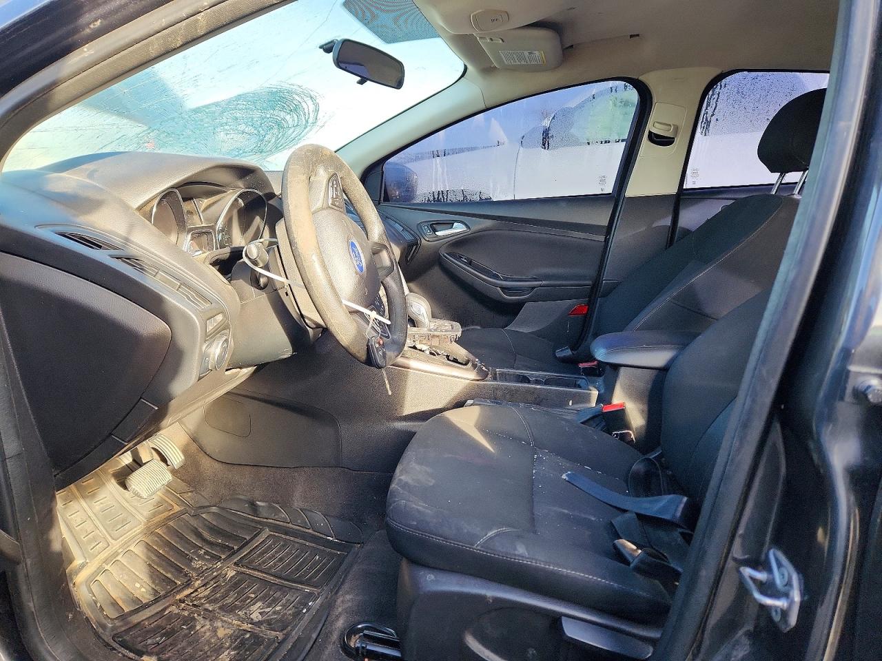 2018 FORD FOCUS SE photo 7