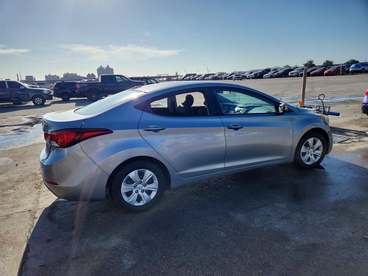 2016 HYUNDAI ELANTRA SE photo 3
