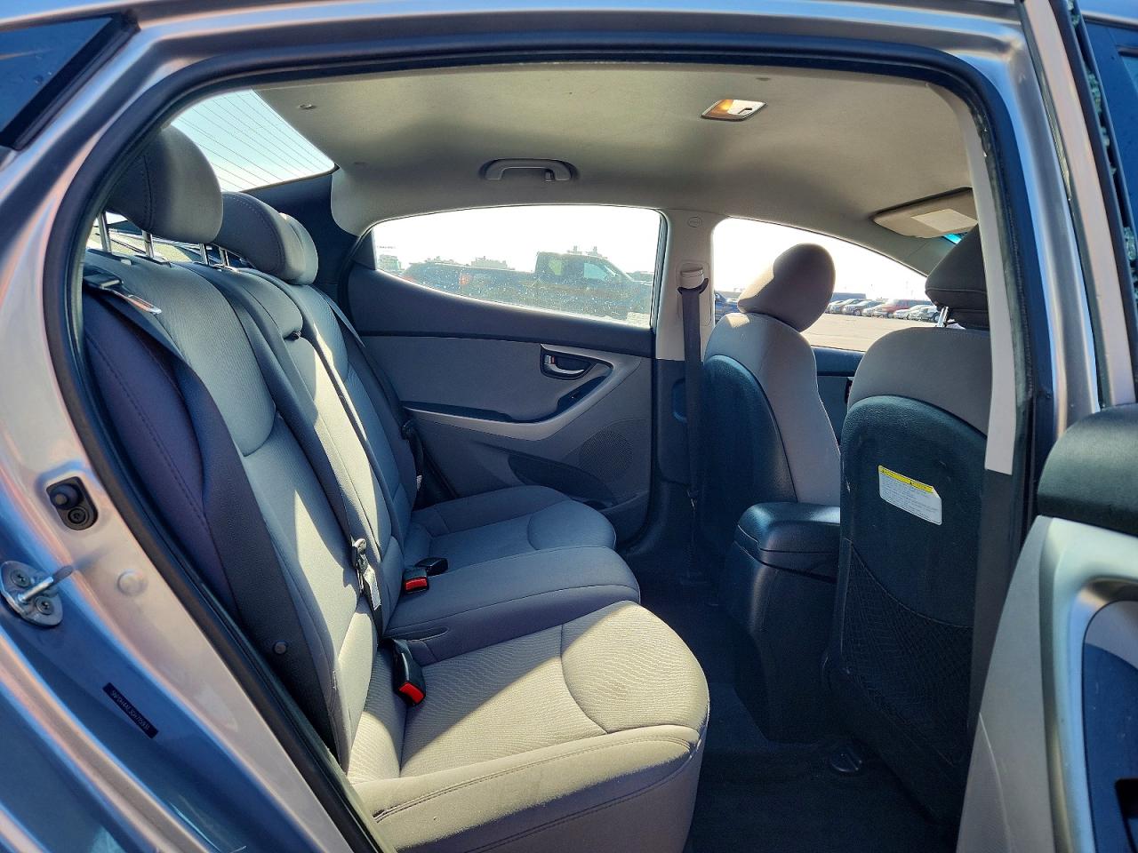2016 HYUNDAI ELANTRA SE photo 10