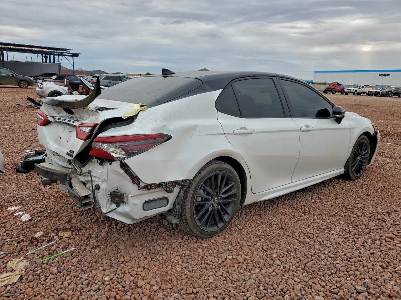 2022 TOYOTA CAMRY XSE photo 3