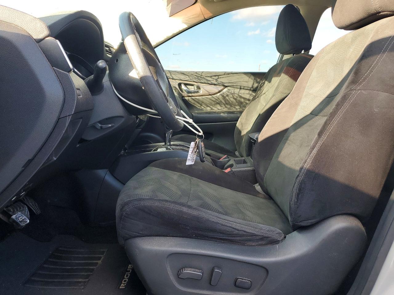2016 NISSAN ROGUE SV photo 7