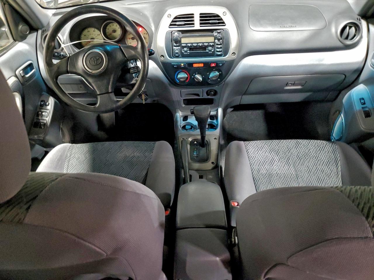 2002 TOYOTA RAV4 photo 8