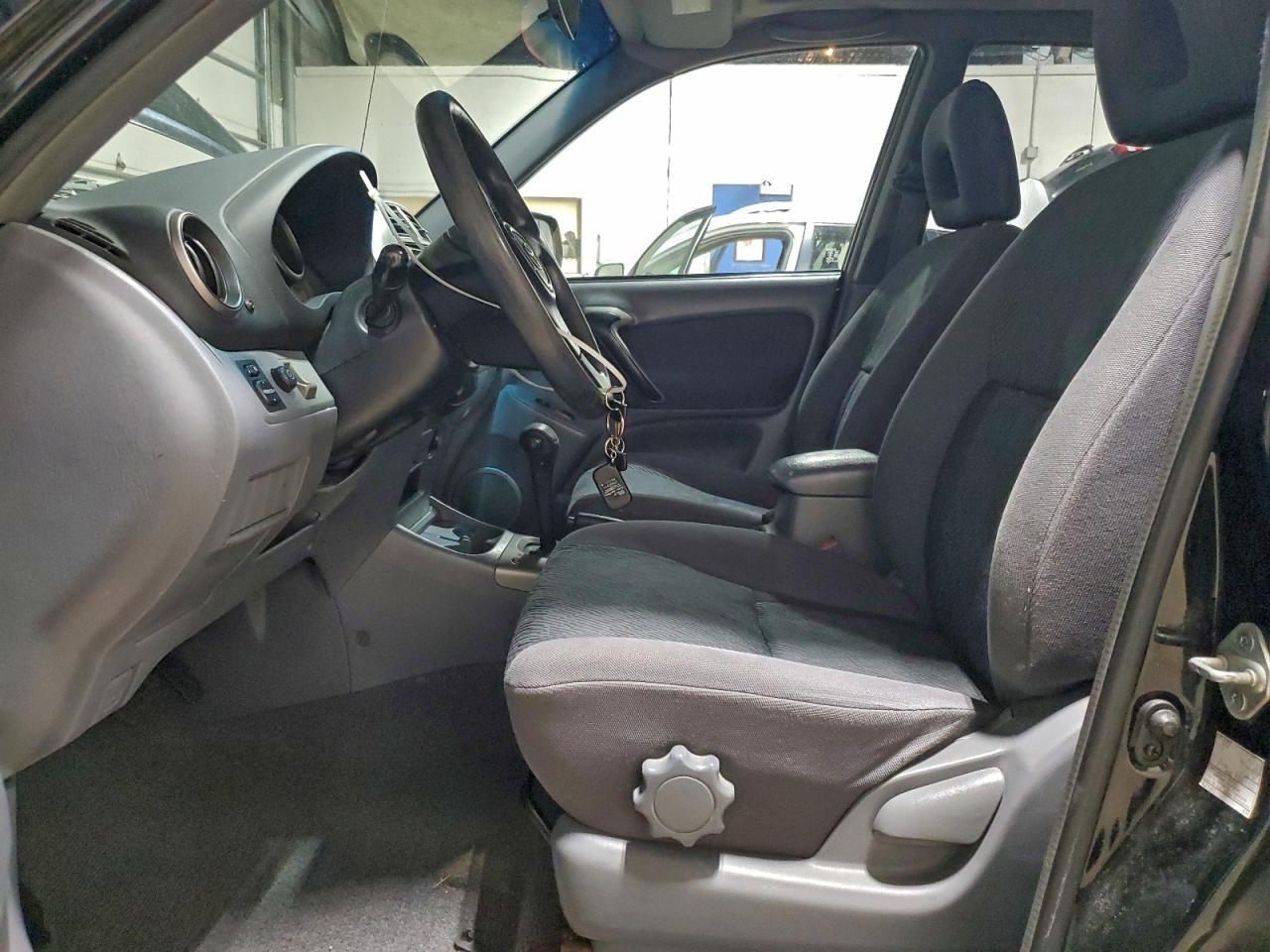 2002 TOYOTA RAV4 photo 7