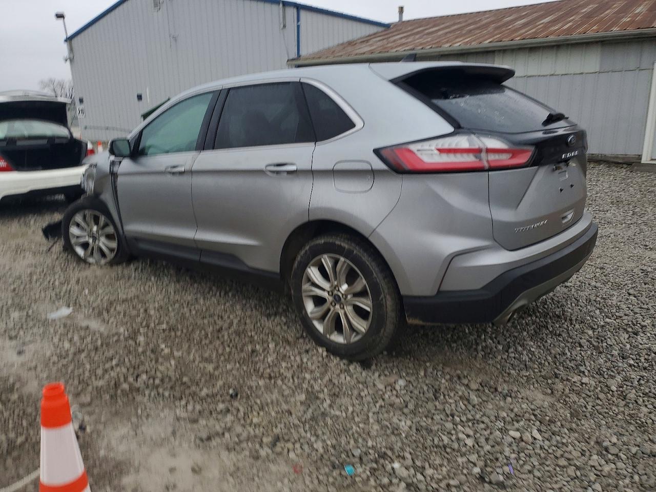 2021 FORD EDGE TITANIUM photo 2