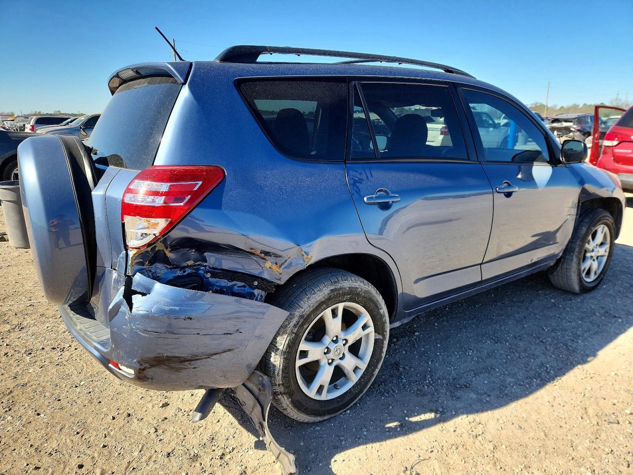 2011 TOYOTA RAV4 photo 3