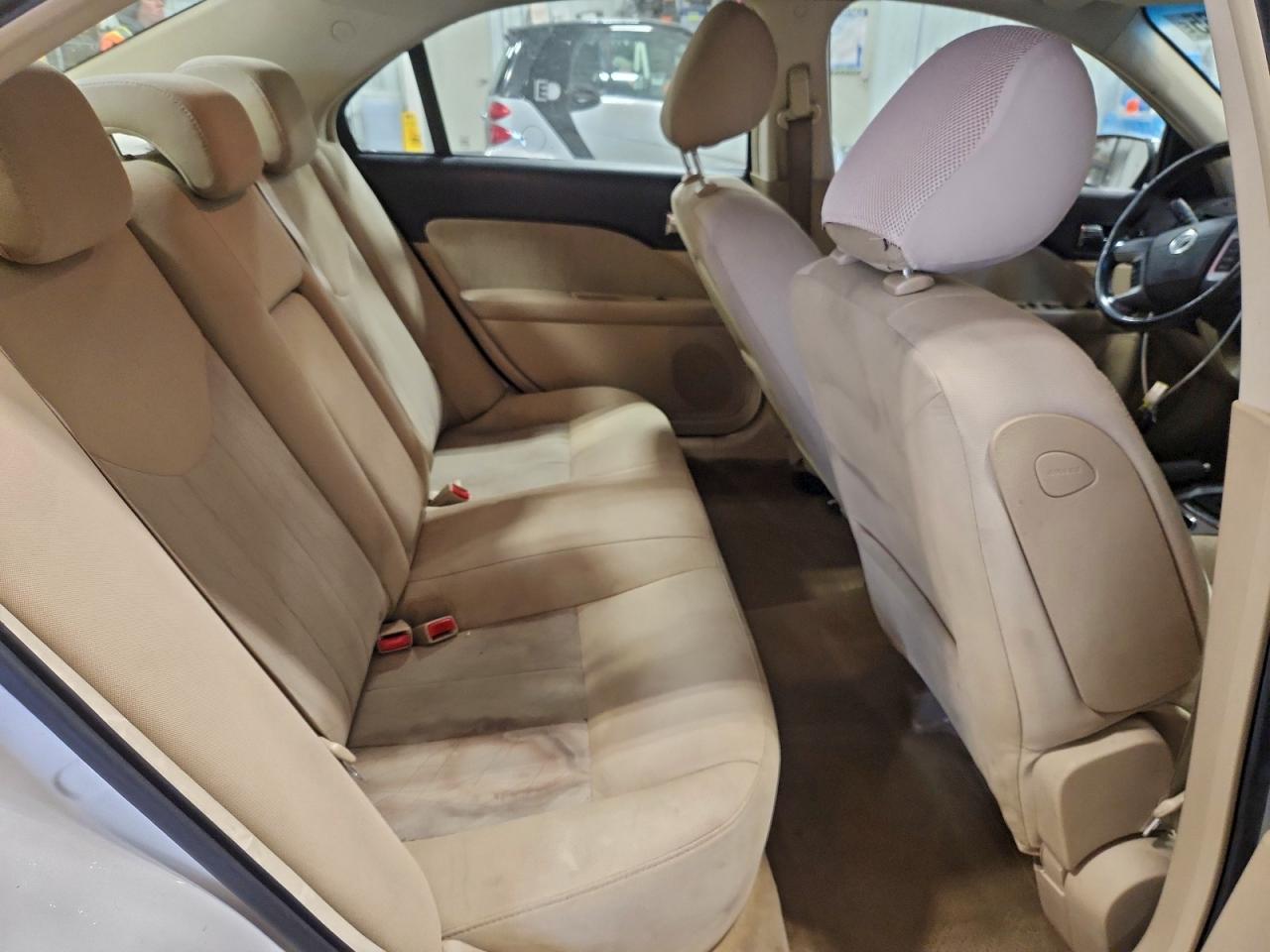 2010 MERCURY MILAN photo 10