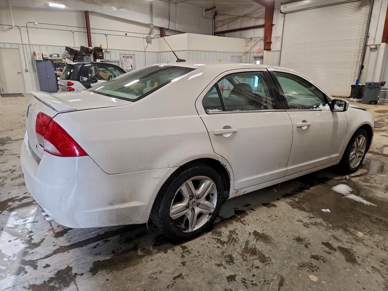2010 MERCURY MILAN photo 3