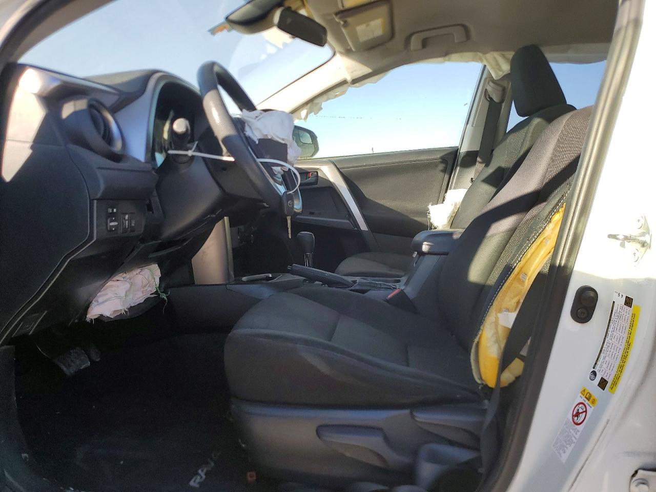 2018 TOYOTA RAV4 LE photo 7