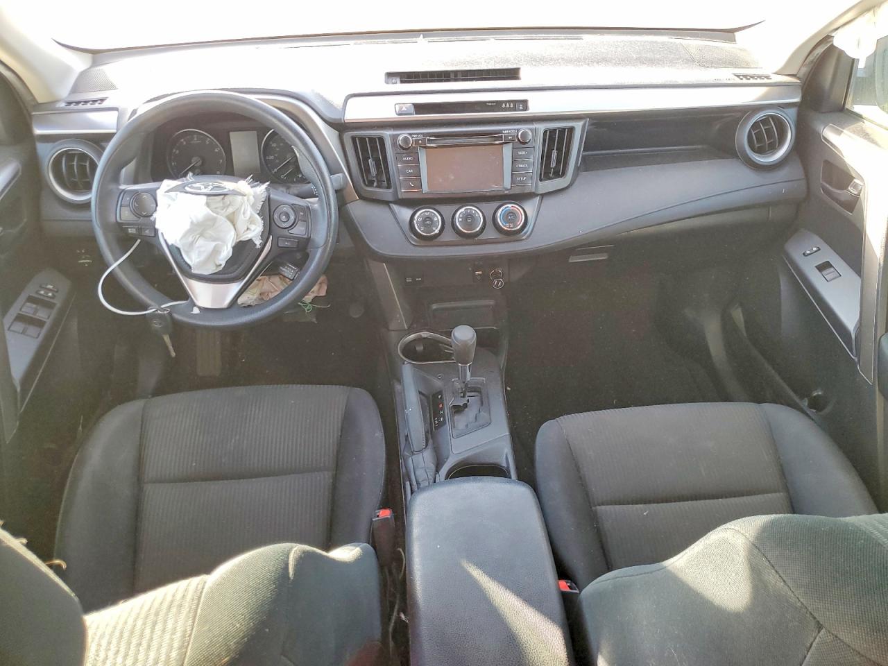 2018 TOYOTA RAV4 LE photo 8