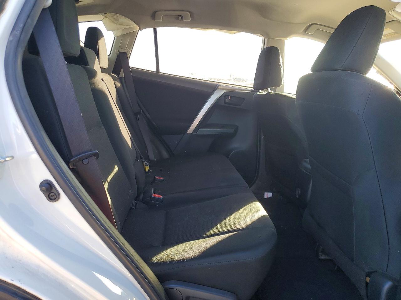 2018 TOYOTA RAV4 LE photo 10