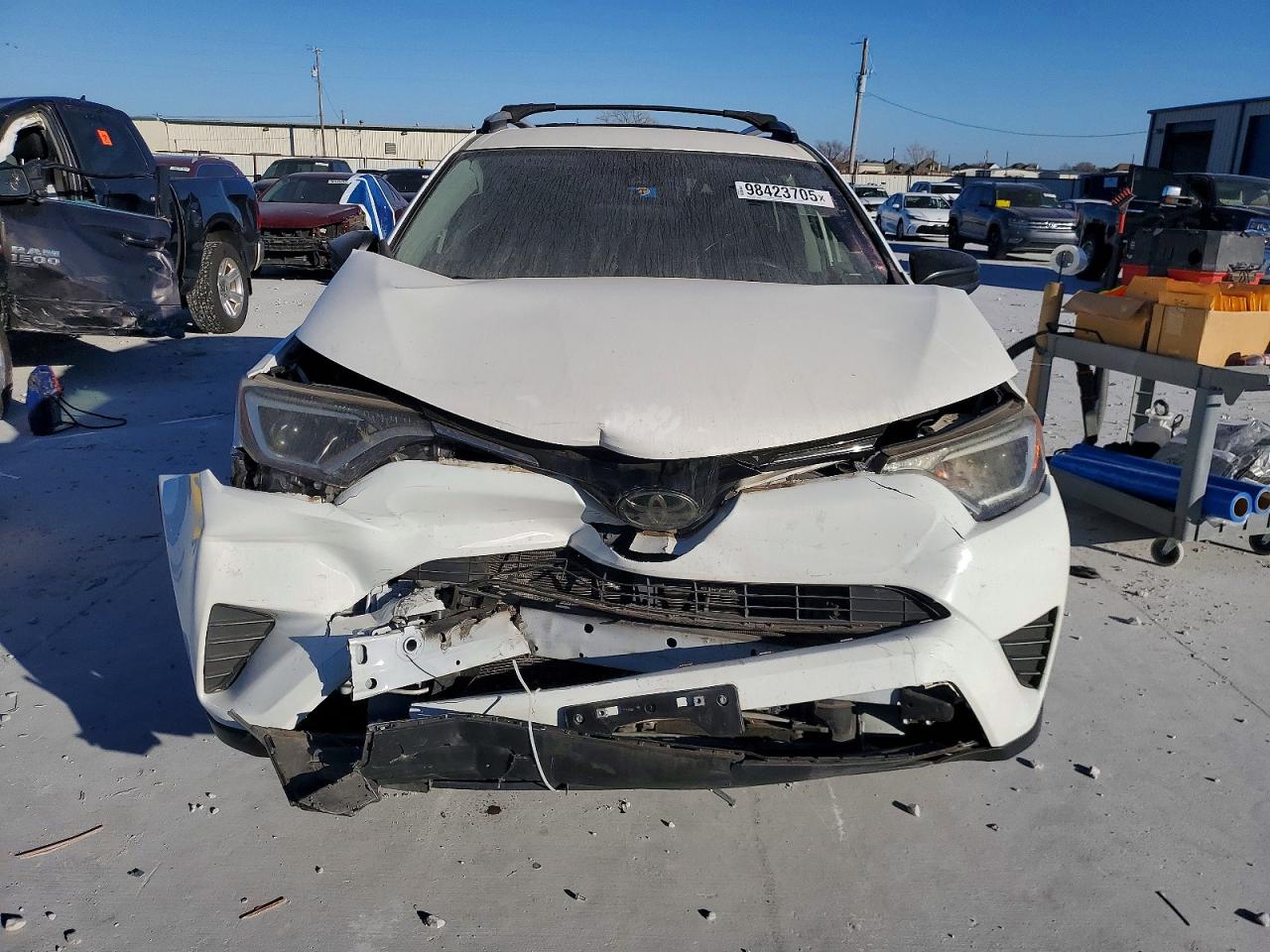 2018 TOYOTA RAV4 LE photo 5