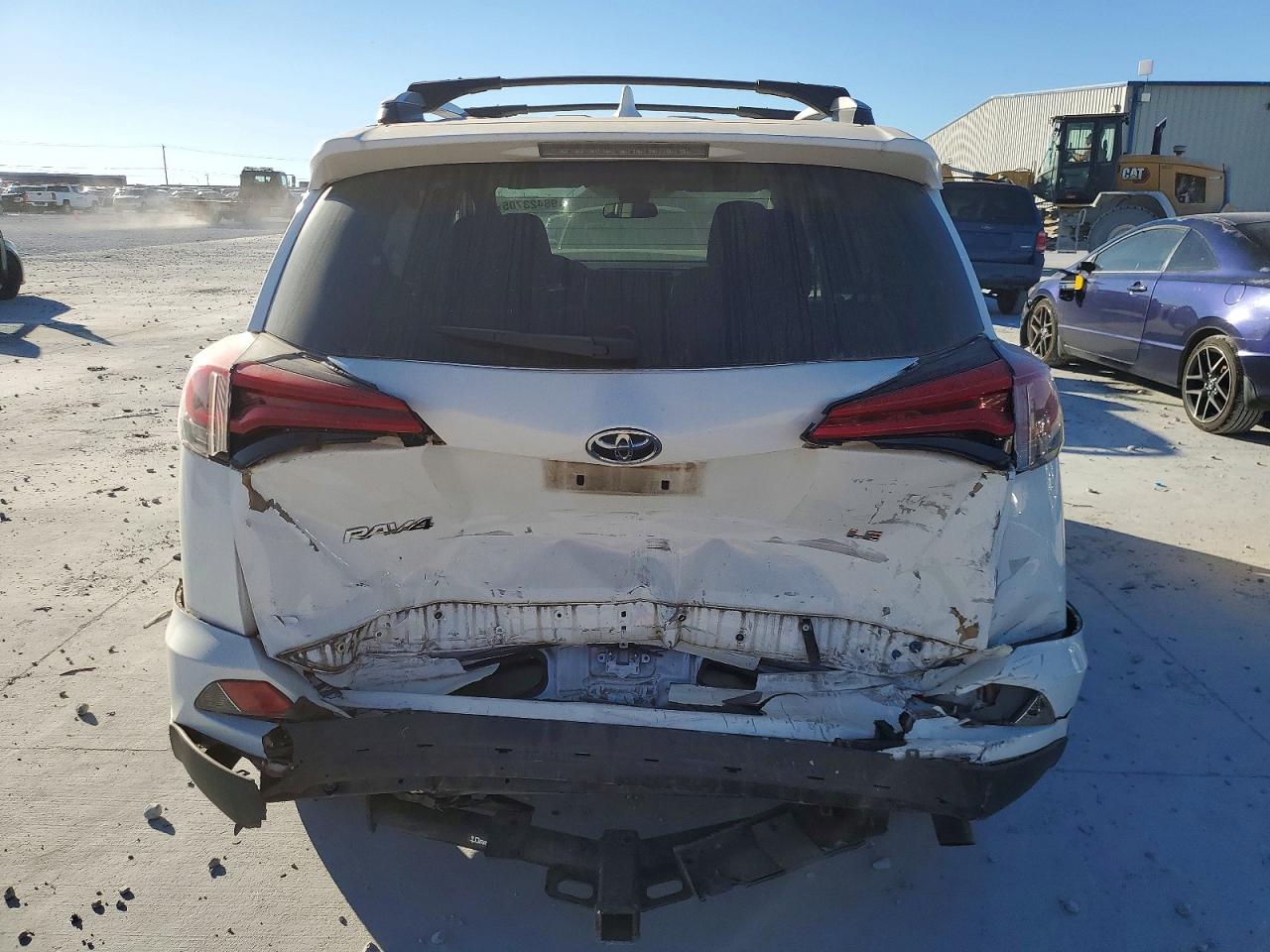 2018 TOYOTA RAV4 LE photo 6