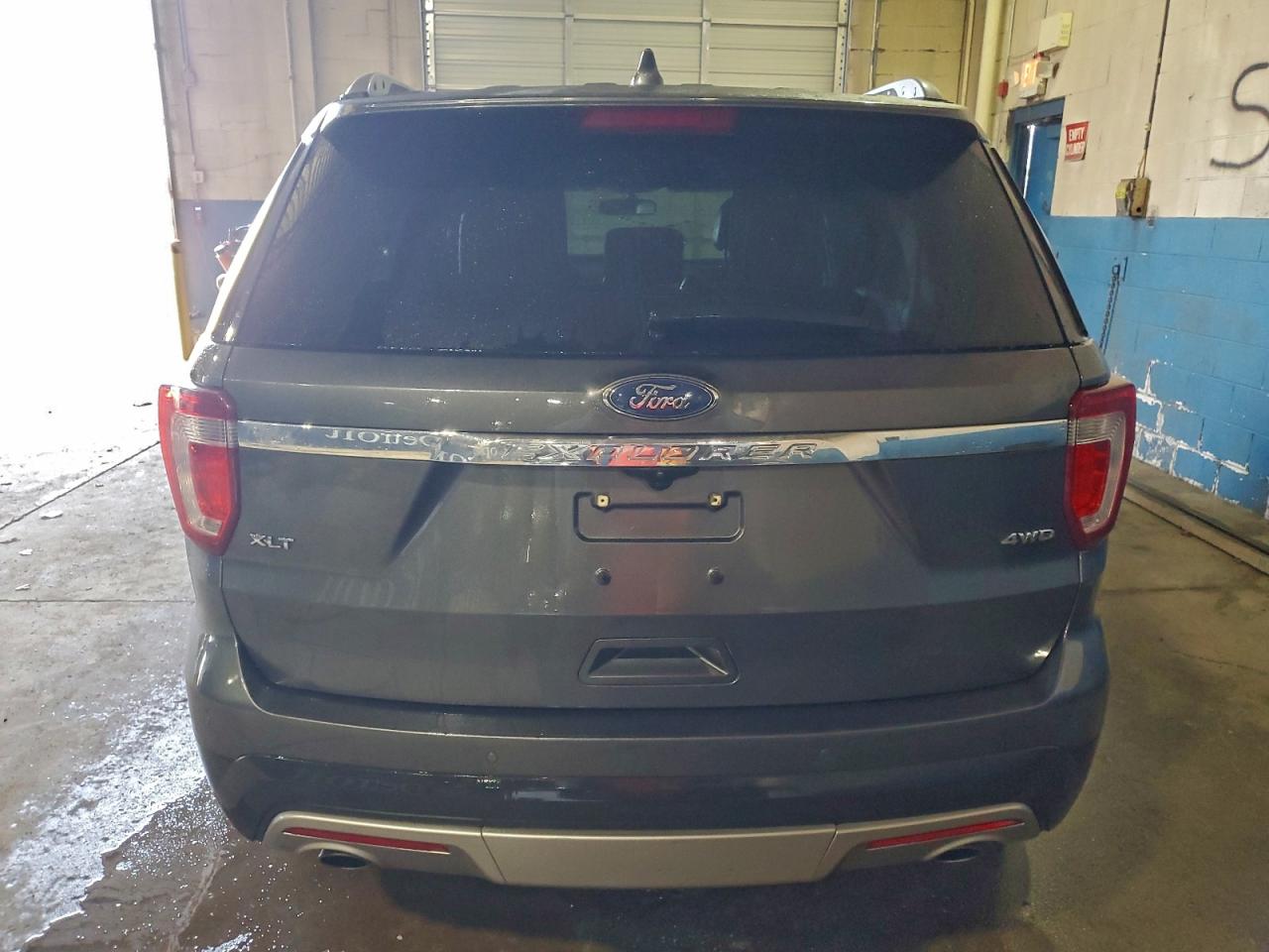 2017 FORD EXPLORER XLT photo 6