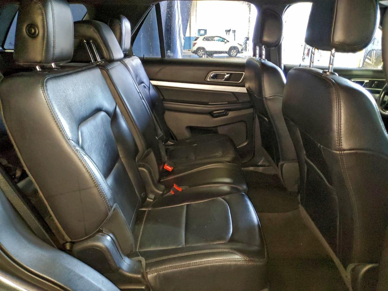 2017 FORD EXPLORER XLT photo 11