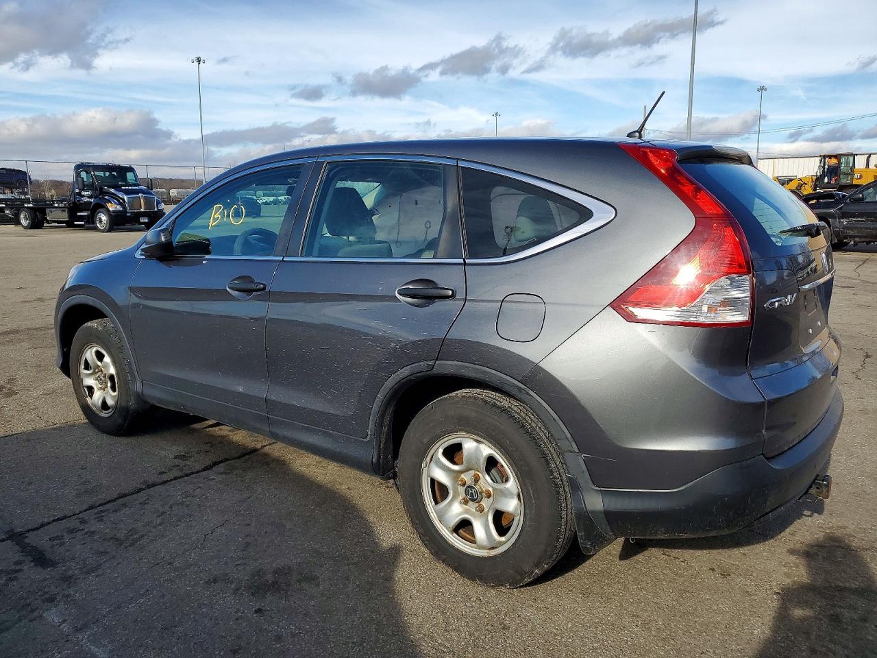 2013 HONDA CR-V LX photo 2