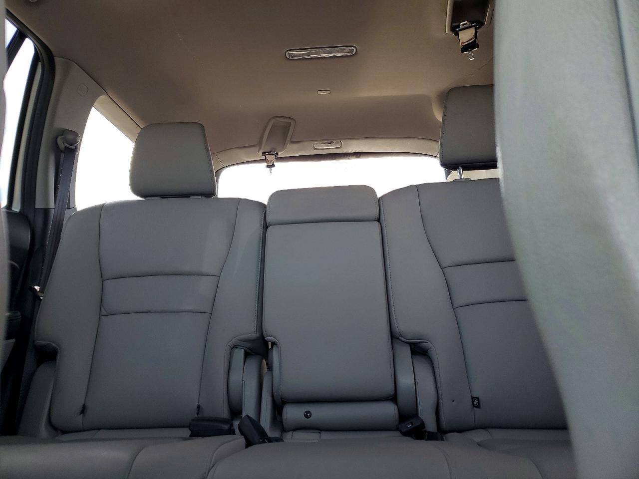 2016 HONDA PILOT TOURING photo 10